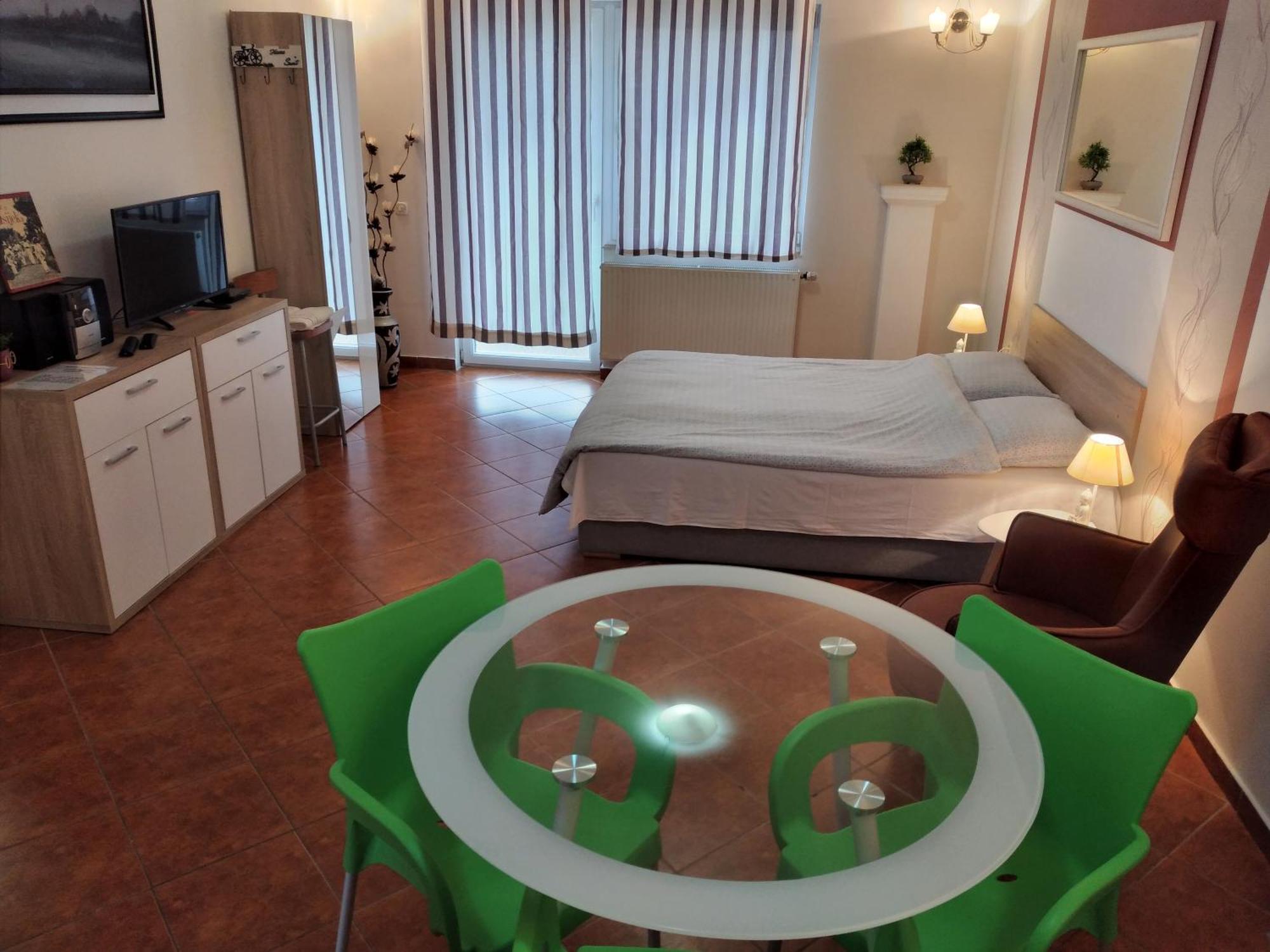 Apartments Kosevic โอซีเยก ภายนอก รูปภาพ
