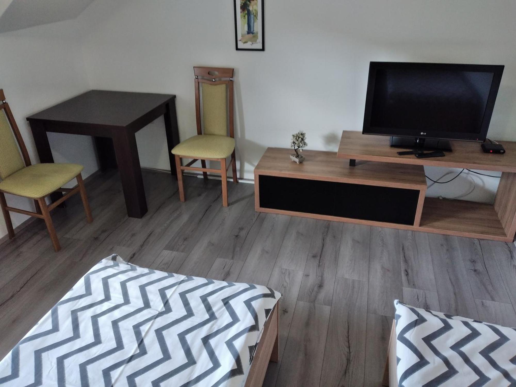 Apartments Kosevic โอซีเยก ภายนอก รูปภาพ